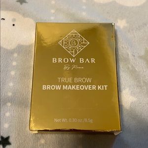 Brow makeover kit